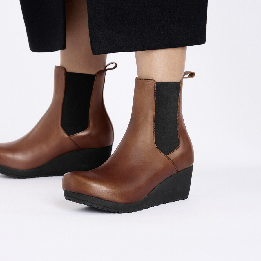 ebba slip on natural leather