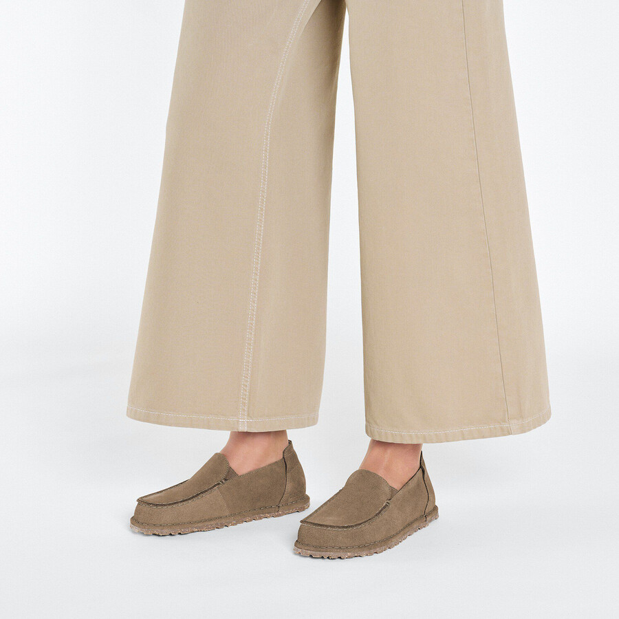 utti slip on suede leather
