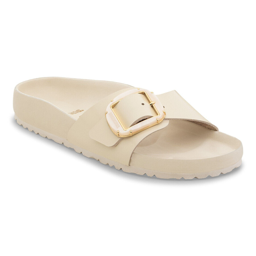 madrid big buckle pearl natural leather patent