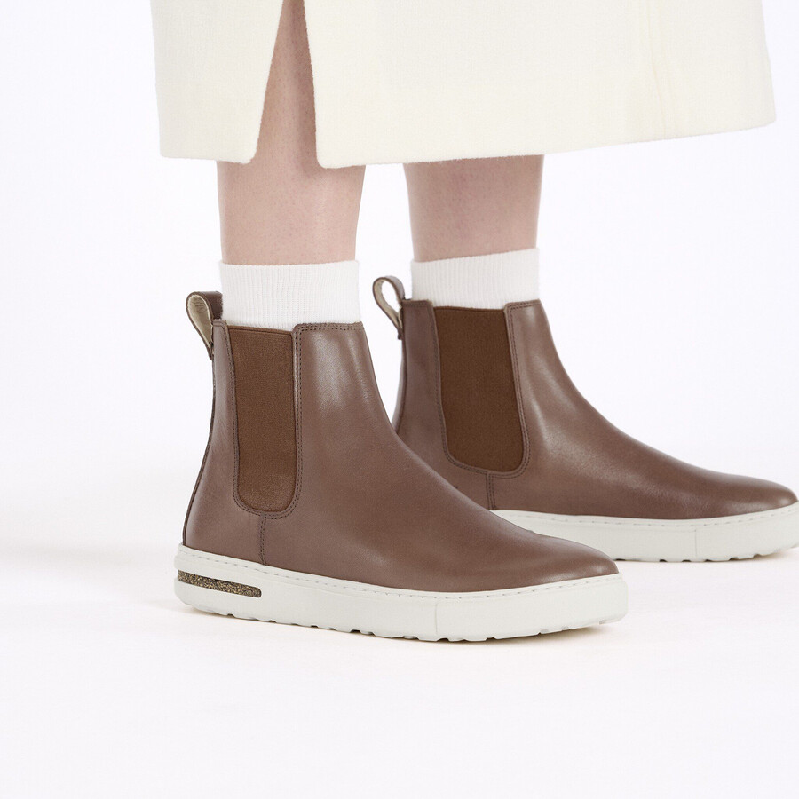 bend chelsea natural leather